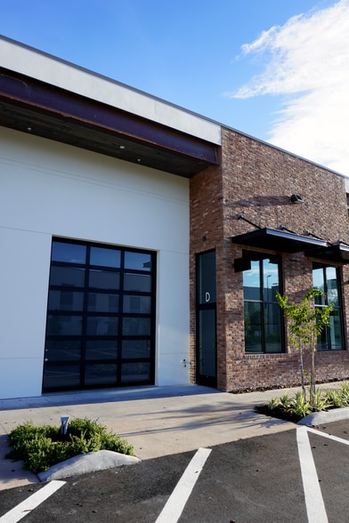 More Photos Of 771 Garden Commerce, Winter Garden Research And Development For Lease