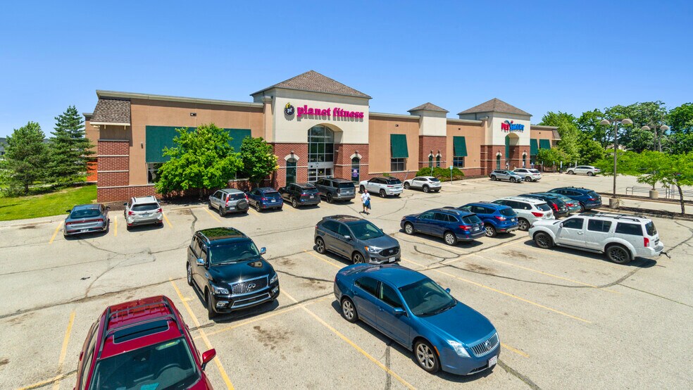 More Photos Of 1275 W Capitol Dr, Pewaukee General Retail For Sale