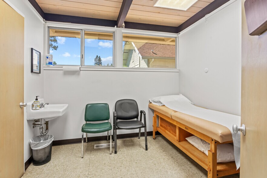 More Photos Of , Ukiah Office For Sale