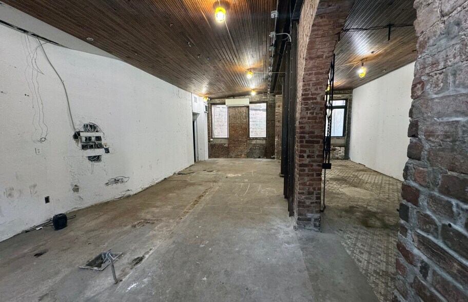 More Photos Of 4-6 Bleecker St, New York Apartments For Lease