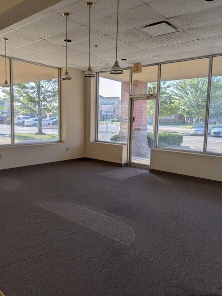 More Photos Of 14401 W Metcalf Ave, Overland Park Unknown For Lease