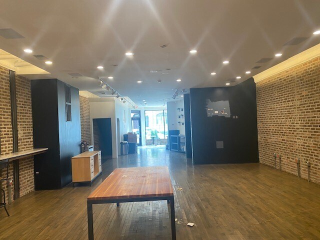 More Photos Of 193 N Marion St, Oak Park Storefront Retail Office For Lease