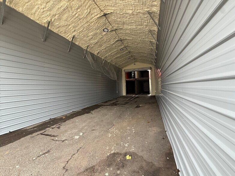 More Photos Of 116 Campbell Ave, Staten Island Warehouse For Lease