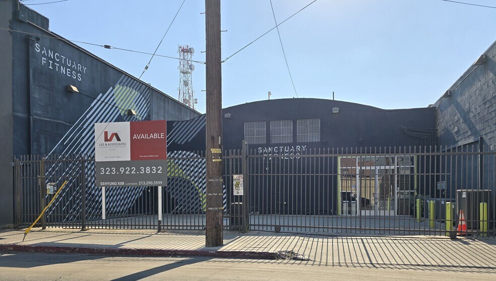 Primary Photo Of 718 Jackson St, Los Angeles Showroom For Lease