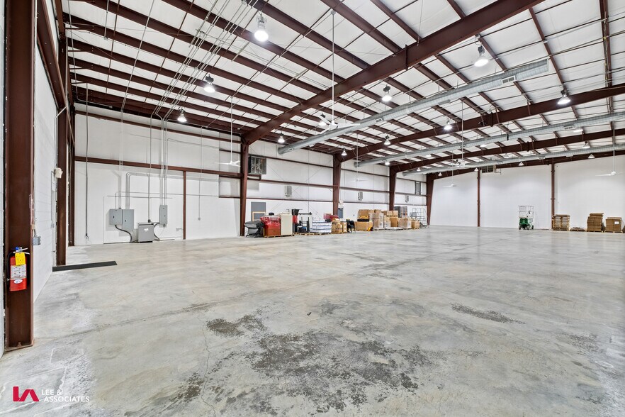 More Photos Of 4240 Industrial Center Ln, Acworth Warehouse For Sale