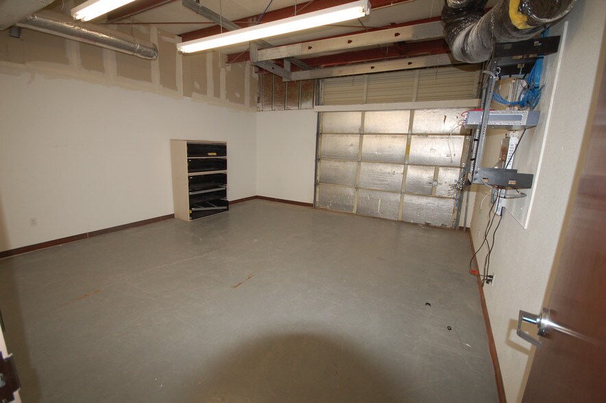 More Photos Of 6501 Boeing Dr, El Paso Office For Lease