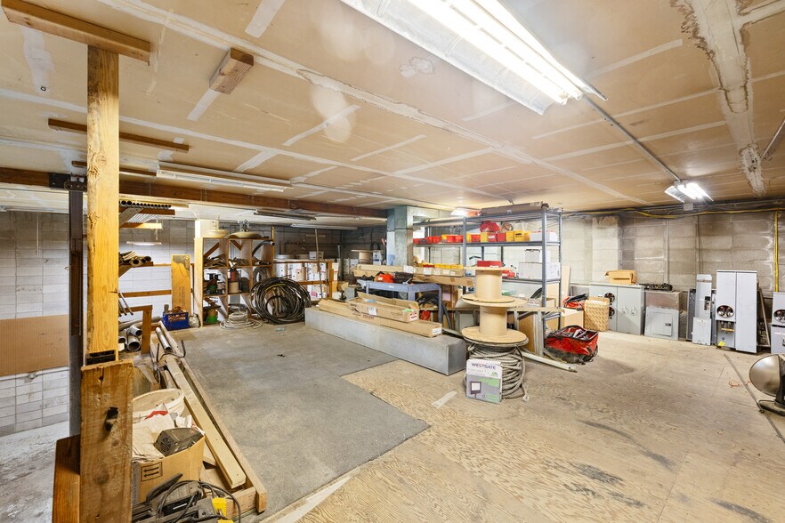 More Photos Of 744 S Grape St, Medford Industrial For Sale