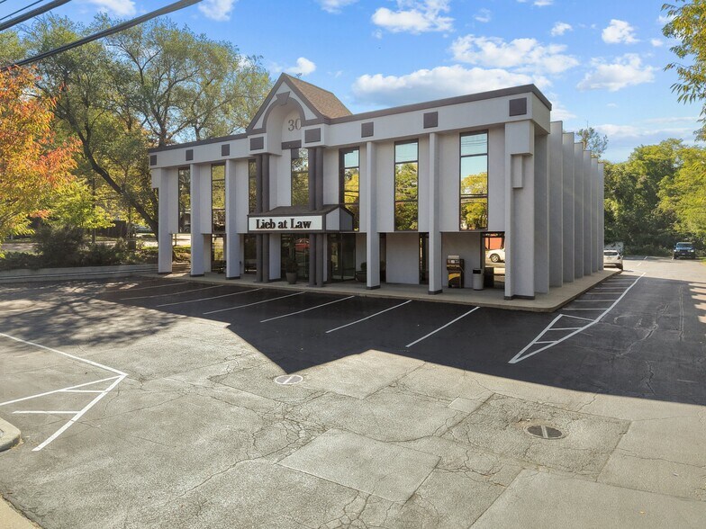 Primary Photo Of 308 W Main St, Smithtown Loft Creative Space For Lease