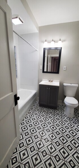 More Photos Of 2706 N Frederick Ave, Milwaukee Apartments For Sale