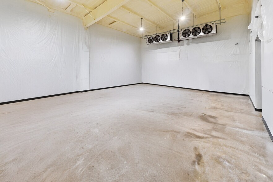 More Photos Of 4200 W Mile 3 Rd, Mission Food Processing For Sale