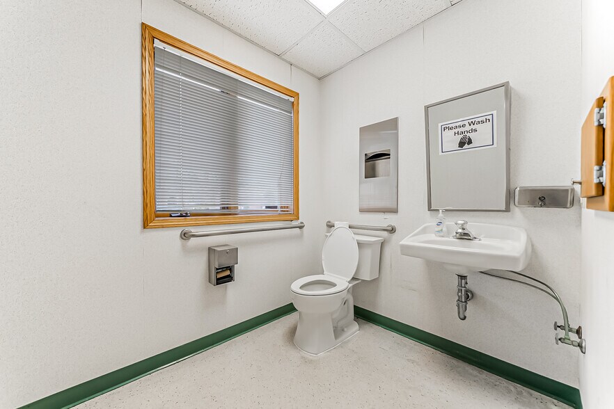 More Photos Of 36595 Detroit Rd, Avon Medical For Lease