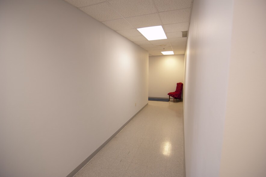 More Photos Of 95-101 Arco Dr, Saint Charles Warehouse For Sale