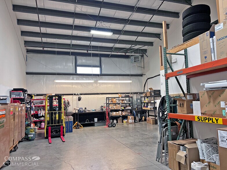 More Photos Of 63004 NE 18th St, Bend Warehouse For Lease