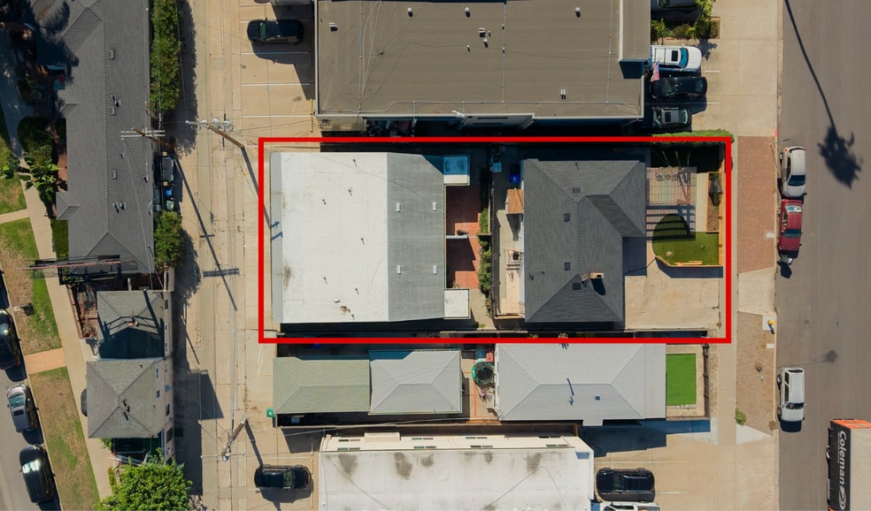 More Photos Of 1951 Hornblend St, San Diego Apartments For Sale