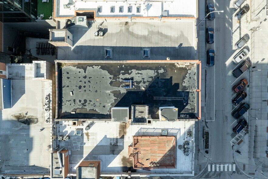 More Photos Of 1105-1107 W Fulton St, Chicago General Retail For Lease