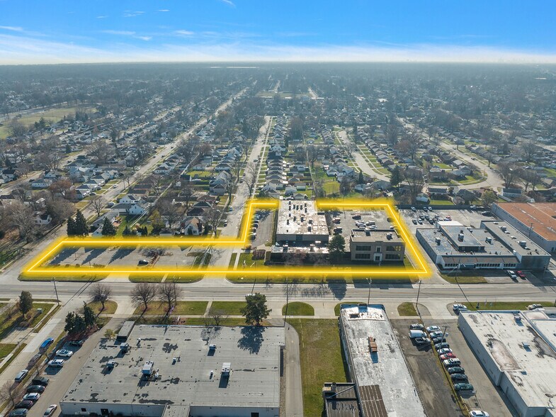 More Photos Of 17200 E Ten Mile Rd, Eastpointe Office For Sale