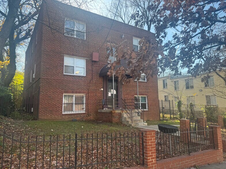 More Photos Of , Washington Multifamily For Sale