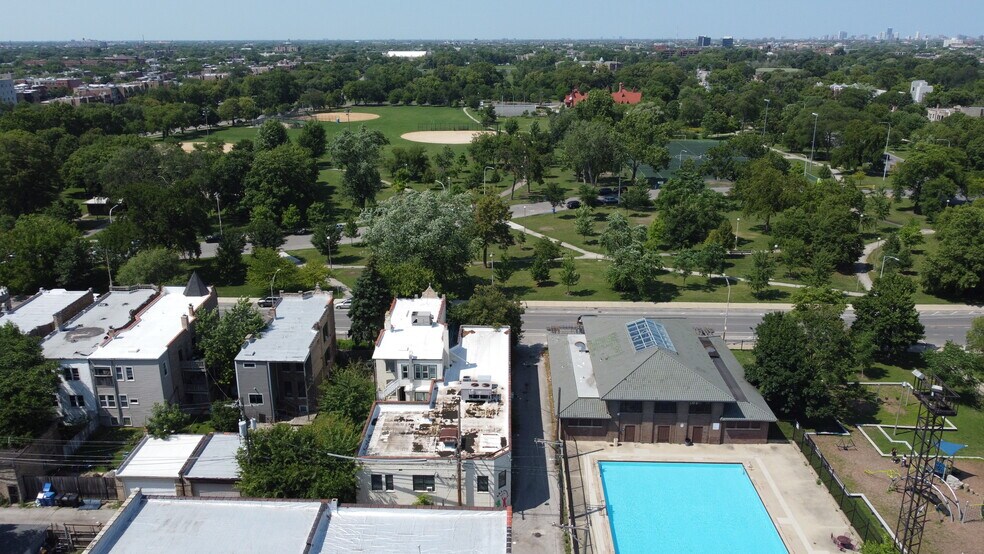More Photos Of 3059 W Augusta Blvd, Chicago Office Residential For Sale