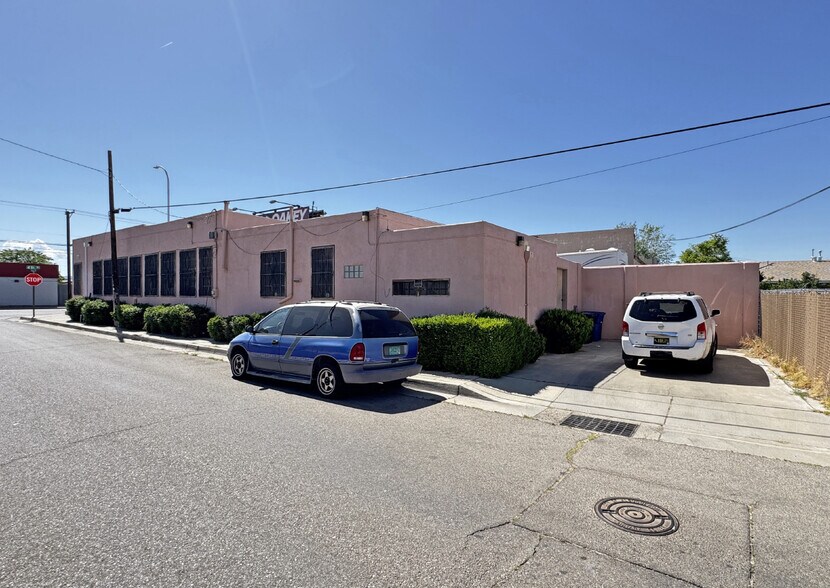 More Photos Of 4019 4th St NW, Albuquerque Freestanding For Sale