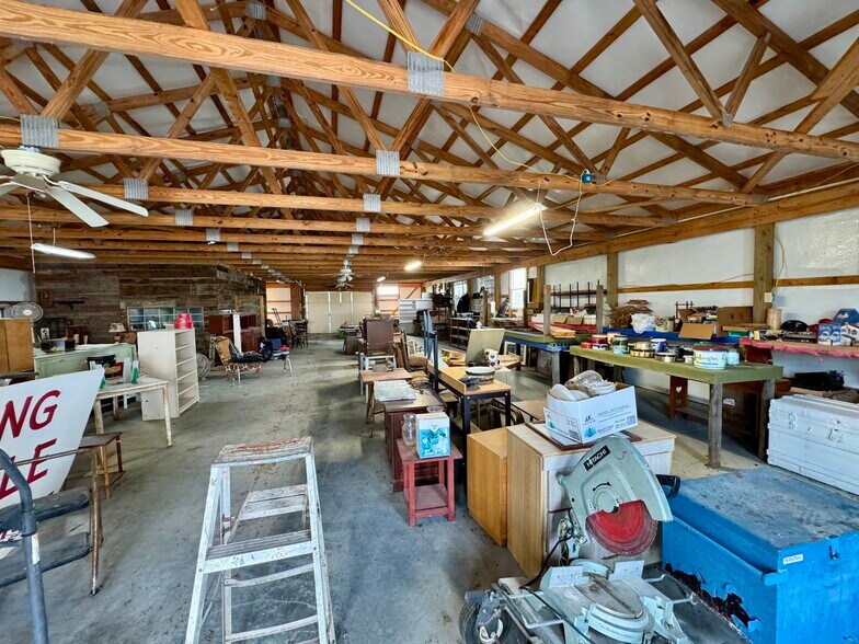 More Photos Of 20884 Pike 307, Bowling Green General Retail For Sale