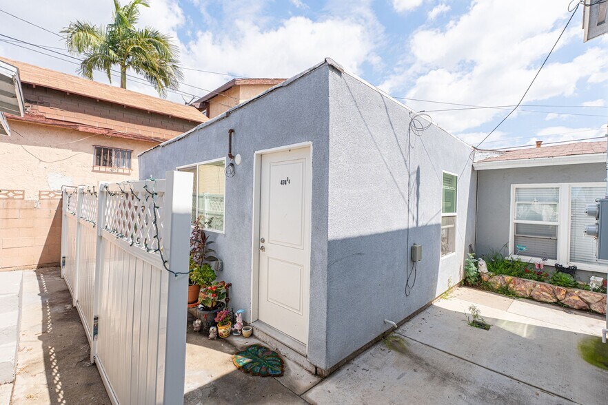 More Photos Of 474 S Eastern Ave, East Los Angeles Multifamily For Sale