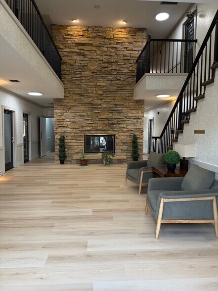 More Photos Of 6314 Odana Rd, Madison Office For Lease