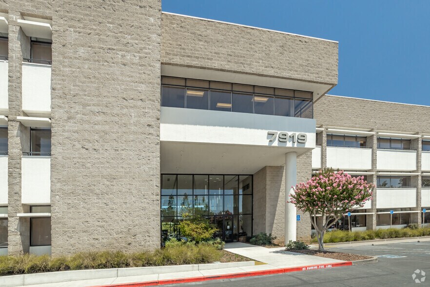 More Photos Of 7919 Folsom Blvd, Sacramento Office For Lease