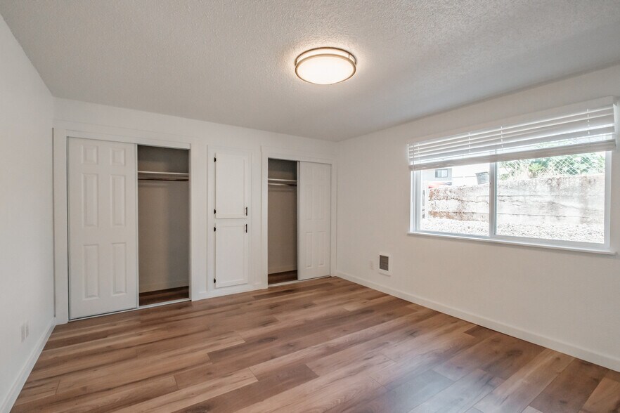 More Photos Of 175 NE Fern Ct, Dallas Apartments For Sale