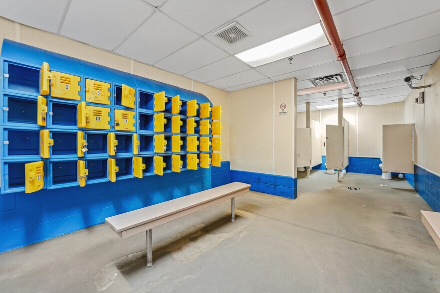 More Photos Of 86 Macarthur Dr, New Bedford Warehouse For Sale