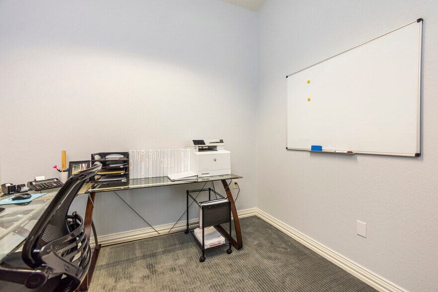 More Photos Of 7633 Bellaire Dr S, Fort Worth Medical For Sale