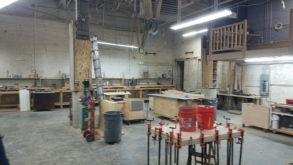 More Photos Of 3050 N Western Ave, Chicago Industrial For Lease