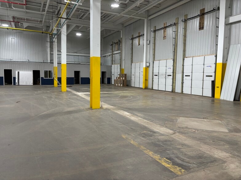 More Photos Of 251 W Wylie Ave, Washington Warehouse For Lease