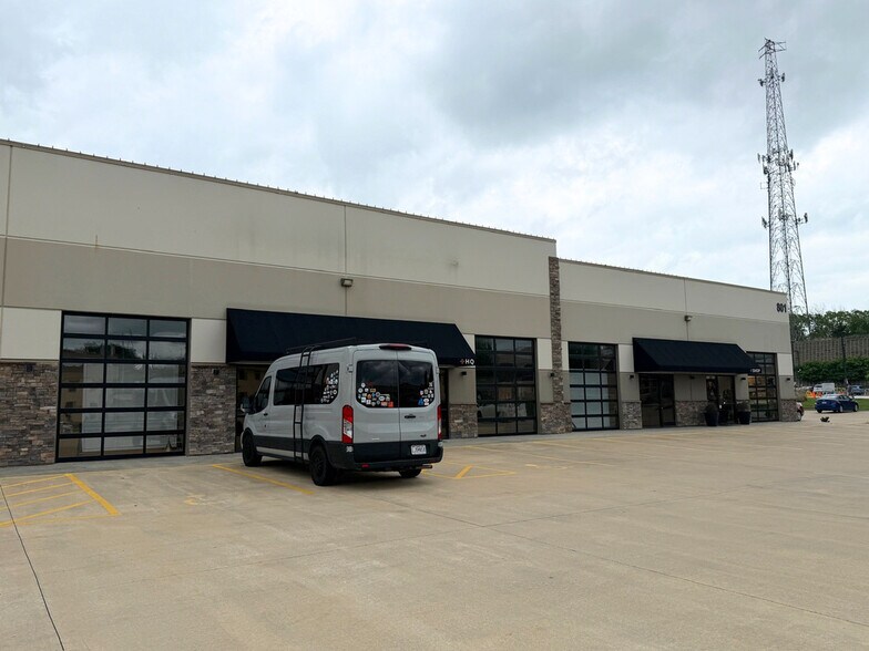 More Photos Of 801 Haines Dr, Liberty Warehouse For Lease