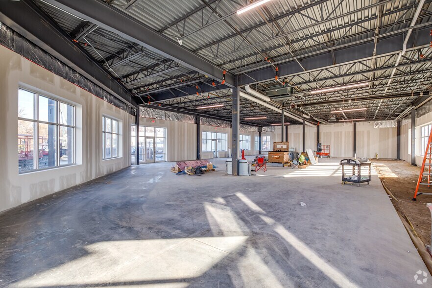 More Photos Of 855 Vikings Parkway, Eagan Restaurant For Lease