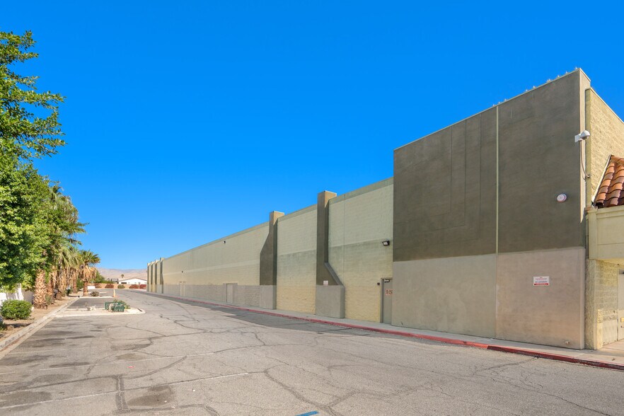 More Photos Of 31033 Date Palm Dr, Cathedral City Storefront For Sale