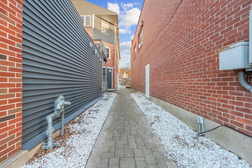 More Photos Of 51 N Main St, Southington Office For Lease