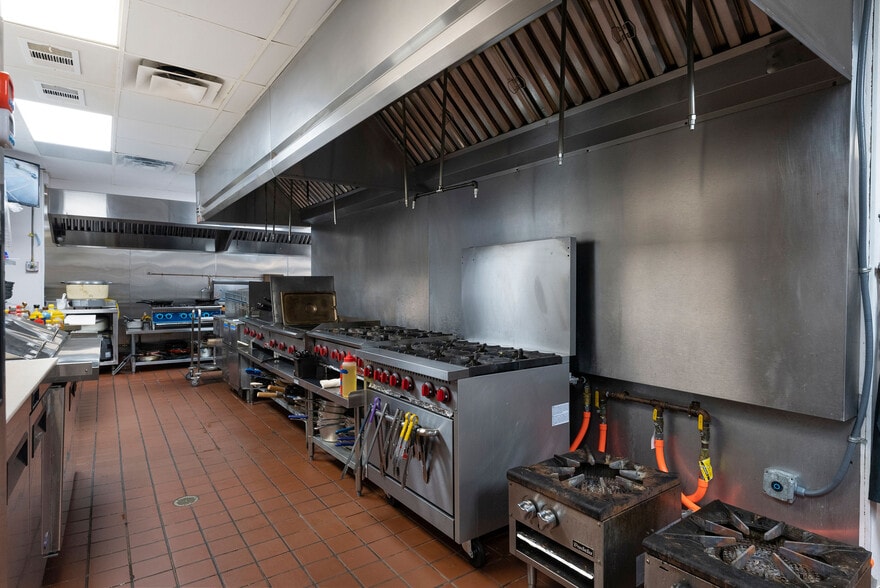 More Photos Of 140 E Felton Rd, Cartersville Restaurant For Sale
