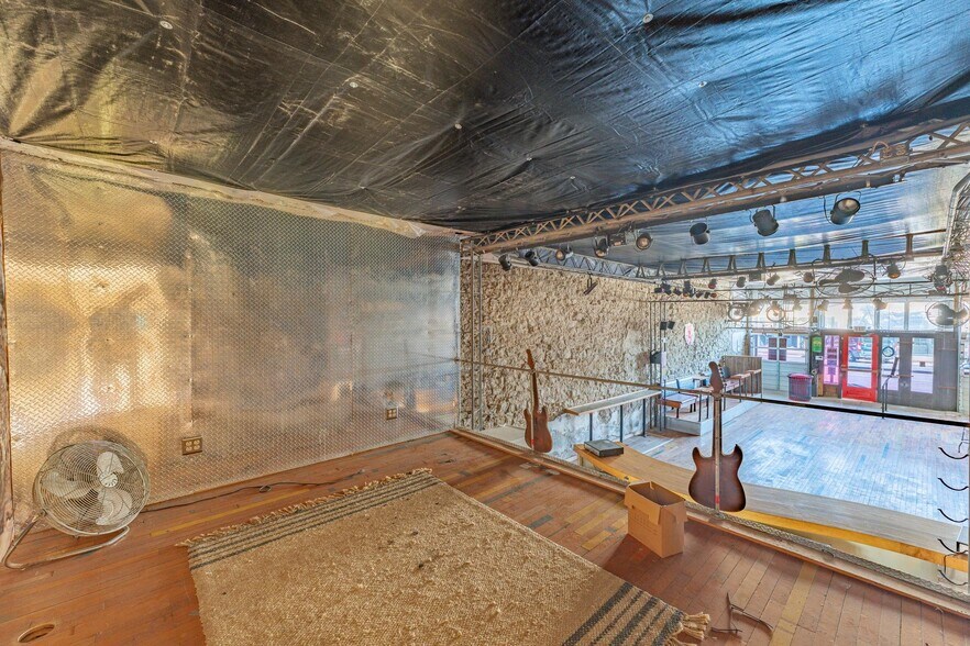 More Photos Of 4153 3rd St, Walnut Springs General Retail For Sale