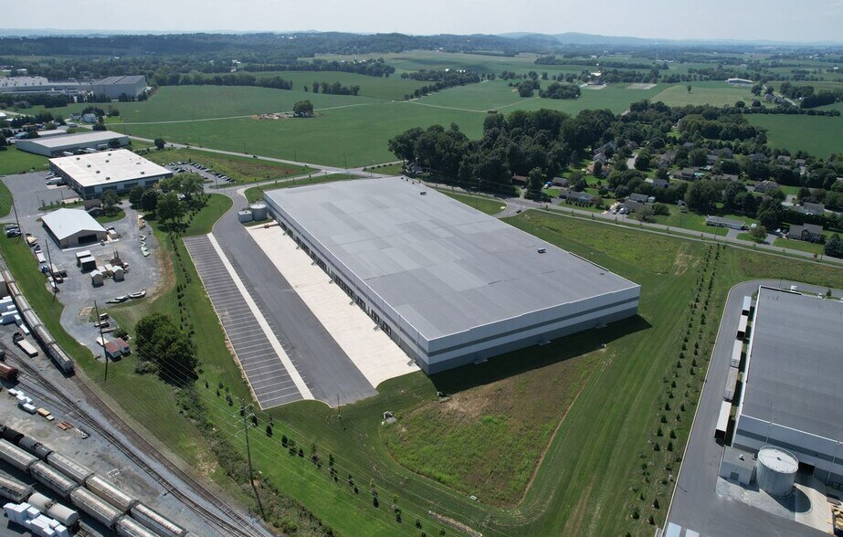 More Photos Of 791 Stony Battery Rd, Landisville Warehouse For Lease