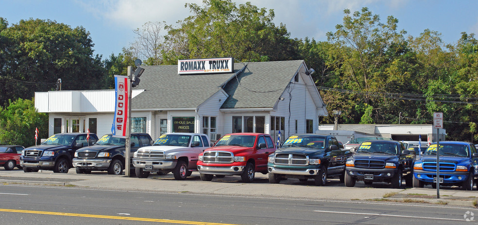 Primary Photo Of 456 Medford Ave, Patchogue Auto Dealership For Sale