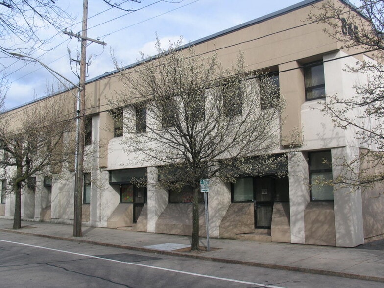 More Photos Of 845 N Main St, Providence Medical For Sale