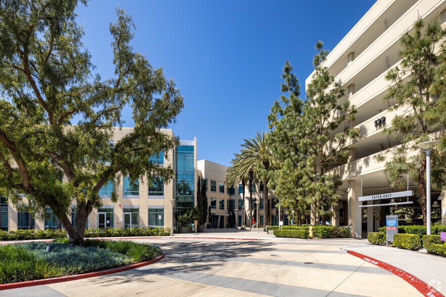 More Photos Of 130 Vantis Dr, Aliso Viejo Office For Lease