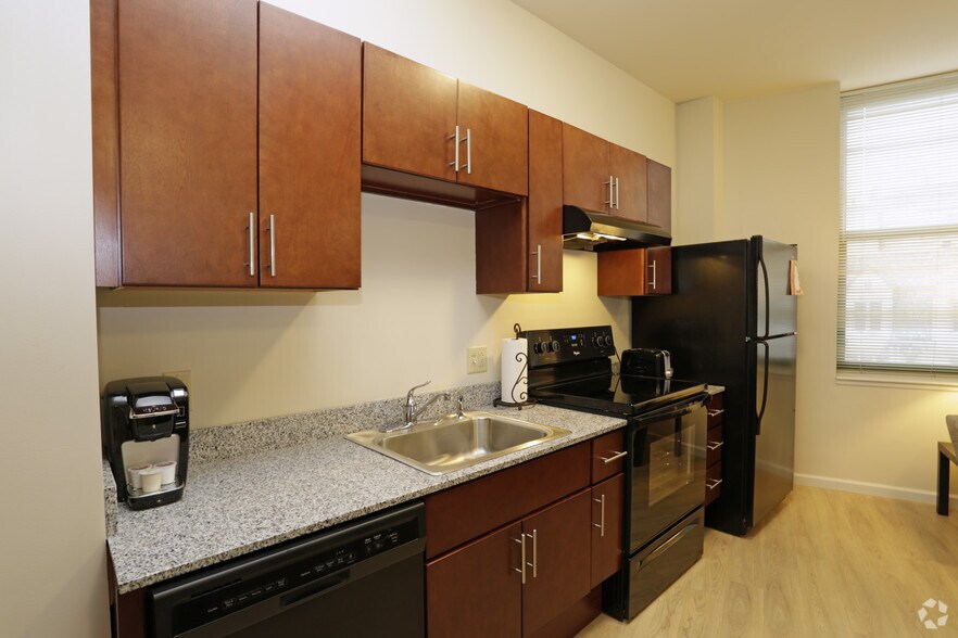 More Photos Of 121 S Highland Ave, Pittsburgh Apartments For Lease