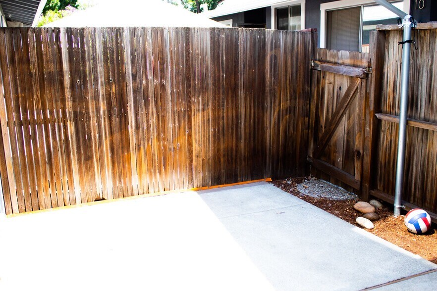 More Photos Of 2483-2491 Whitney Dr, Mountain View Apartments For Sale