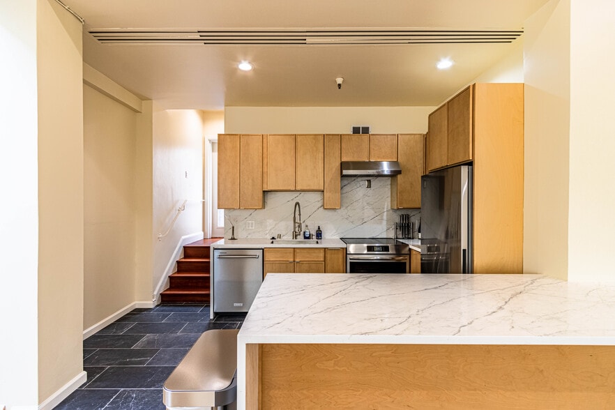 More Photos Of 1234 Grant Ave, San Francisco Restaurant For Lease