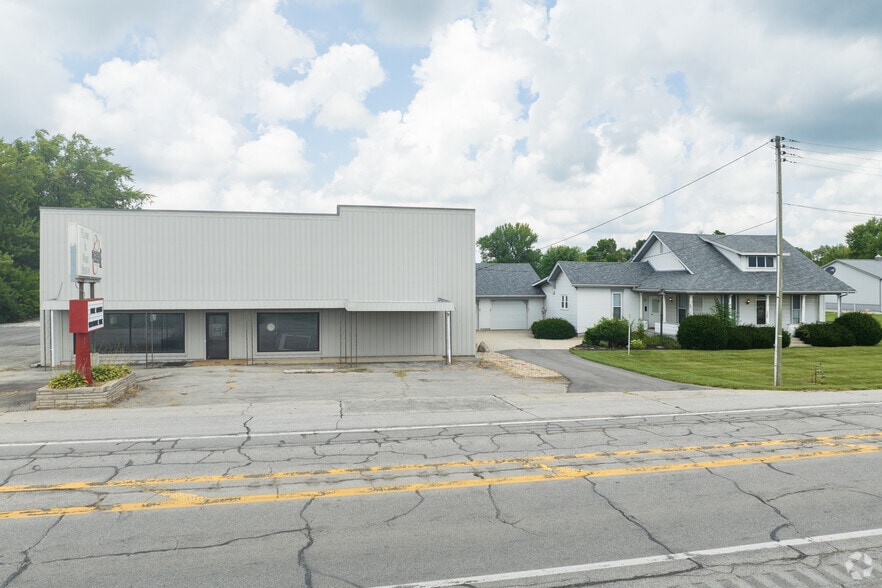 More Photos Of 7074 W State Road 28, Elwood Warehouse For Sale