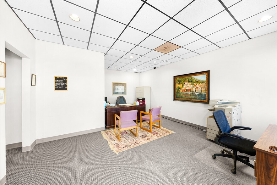 More Photos Of 110 Industrial Dr, Forney Showroom For Sale