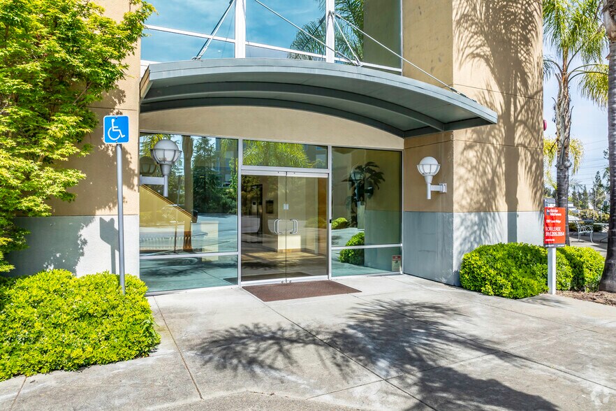 More Photos Of 2267 Lava Ridge Ct, Roseville Office For Lease
