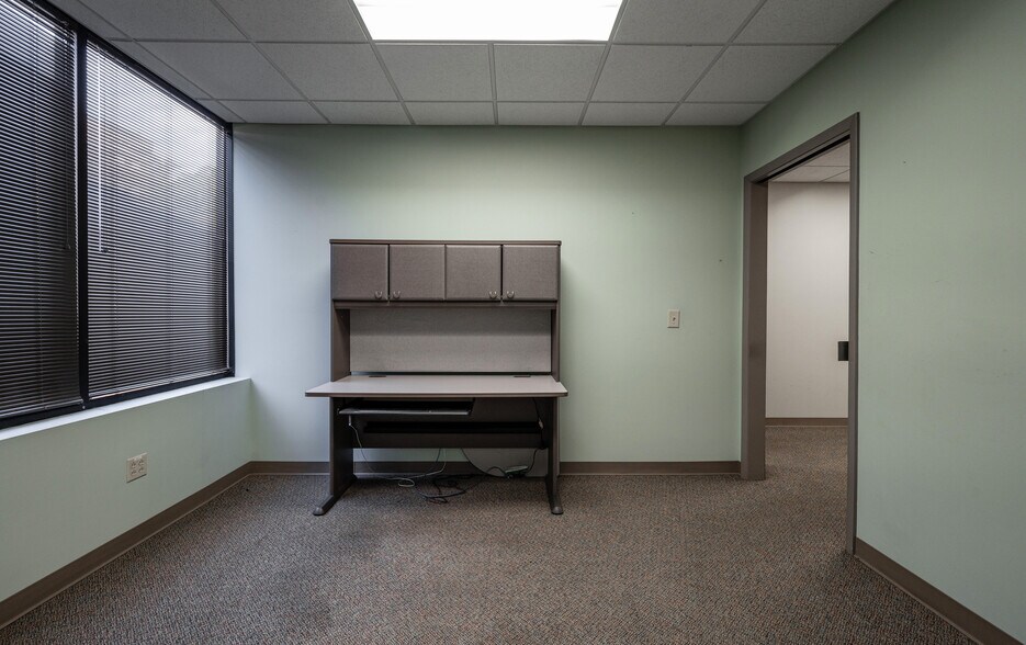 More Photos Of 4210 N Roxboro Rd, Durham Medical For Sale