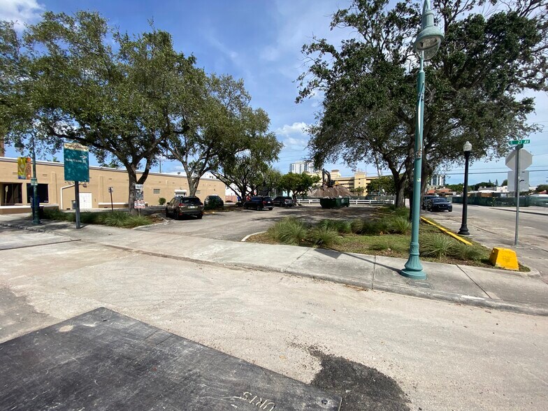 More Photos Of 215-235 S 21st Ave, Hollywood Office For Lease